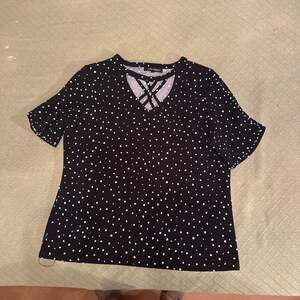 Kathy Ireland Black White Polka Dot Short Sleeve Top